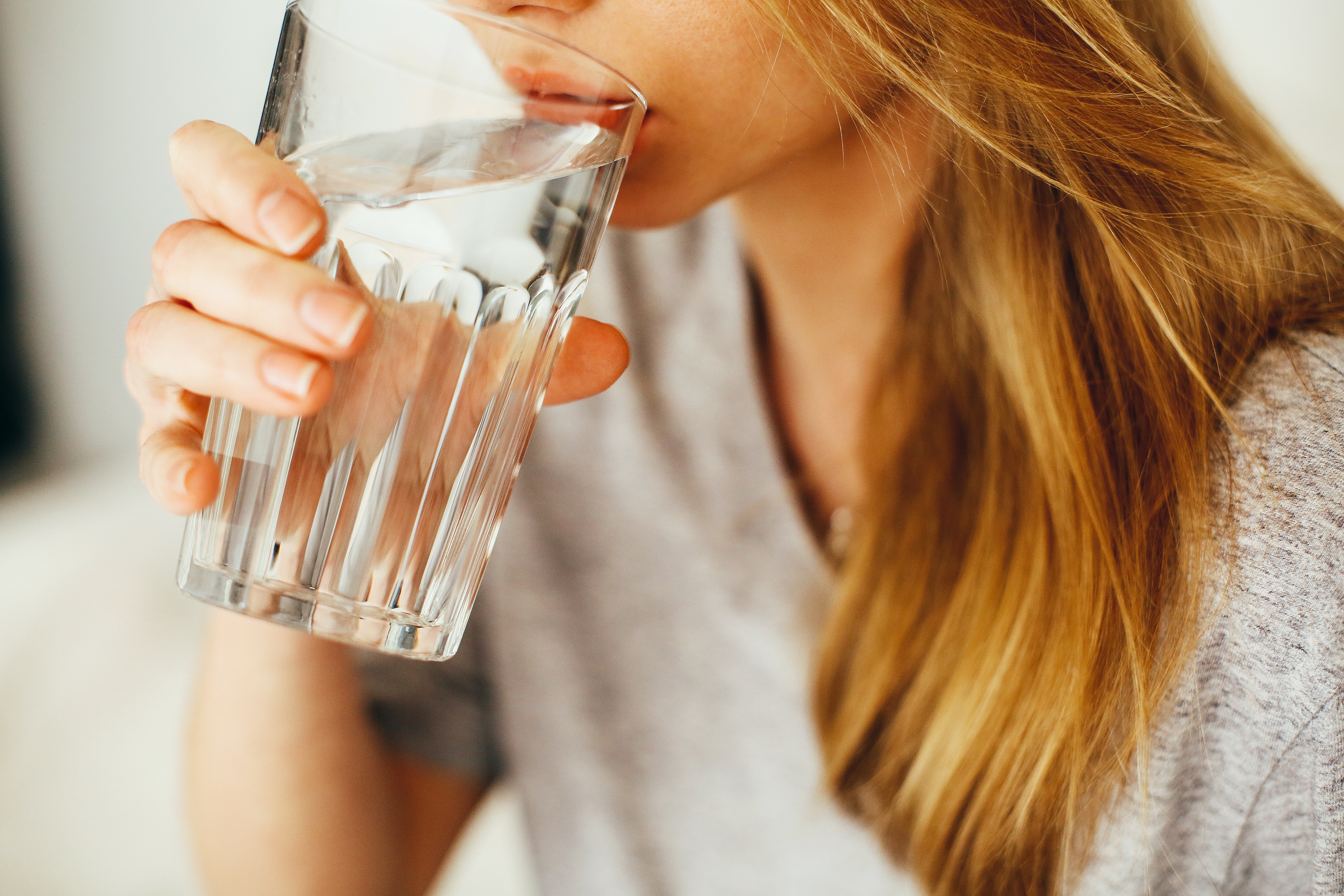 Symptoms of dry mouth can include feeling thirsty