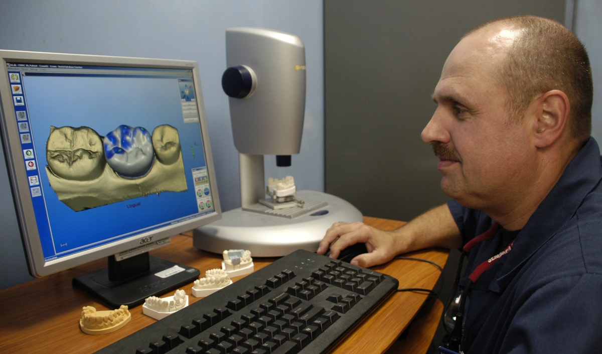 dentist uses online tools as part of teledentistry